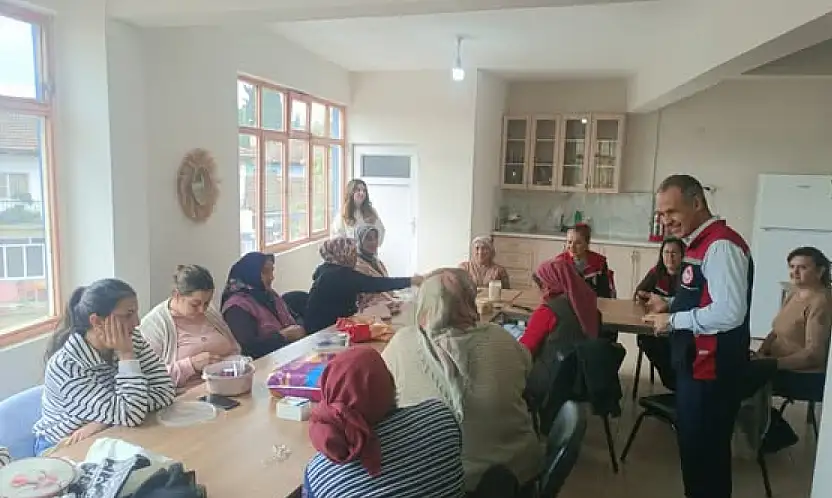 KİRAZ'DA KADIN ÜRETİCİLERE ŞAP HASTALIĞI VE BİTKİSEL ÜRETİM EĞİTİMİ