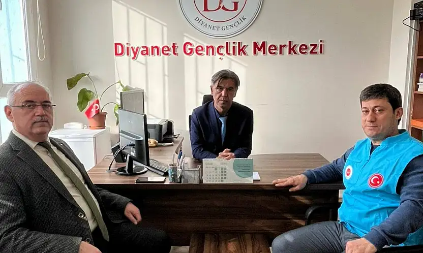 ÖDEMİŞ İLÇE MİLLÎ EĞİTİM MÜDÜRÜ DESTİCİOĞLU'NDAN DİYANET GENÇLİK MERKEZİ ZİYARETİ
