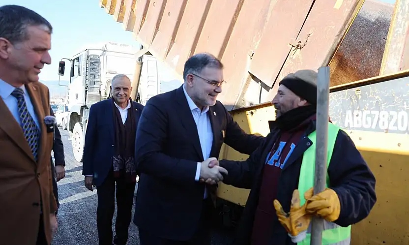 ÖDEMİŞ–KİRAZ YOLUNDA ÇALIŞMALAR YERİNDE İNCELENDİ