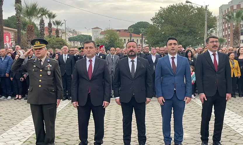 ÖDEMİŞ'TE 10 KASIM ATATÜRK'Ü ANMA PROGRAMI HÜKÜMET KONAĞI ÖNÜNDE BAŞLADI