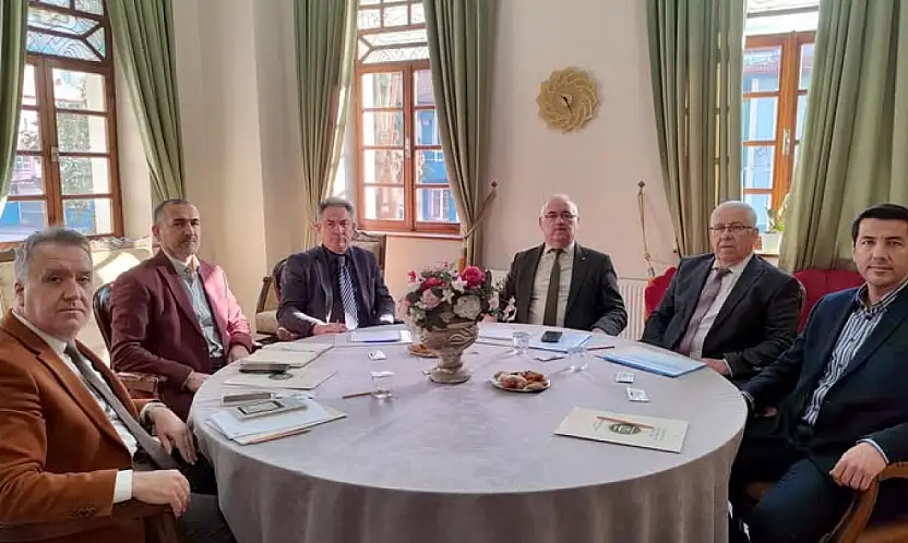 ÖDEMİŞ'TE OKULLARDA EĞİTİM-ÖĞRETİM YILI HAZIRLIKLARI DEĞERLENDİRİLDİ