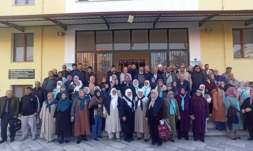 ÖDEMİŞ'TE UMREYE GİDECEKLERE DUALI UĞURLAMA