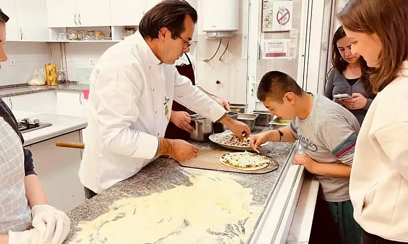 TİRE'DE 'BEN HER YERDE VARIM' PROJESİNE ANLAMLI ETKİNLİK