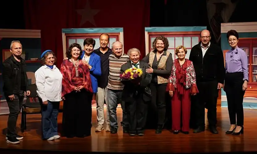 Tire'de Kadın Dayanışmasını Anlatan Tiyatro Oyunu Sanatseverlerle Buluştu