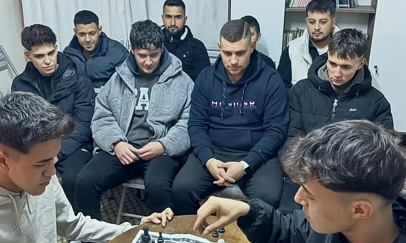 ÜLKÜ OCAKLARI BEYDAĞ'DAN GENÇLERE SATRANÇ ETKİNLİĞİ
