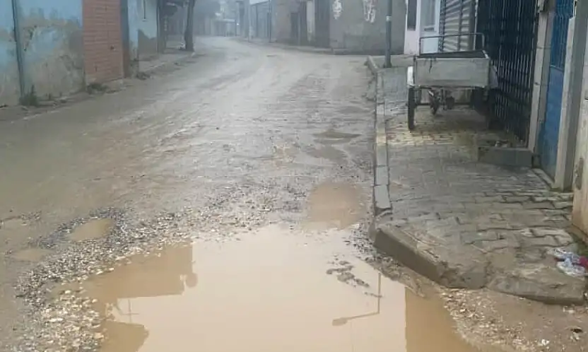 UMURBEY MAHALLESİ'NDE YOL SORUNU TEPKİ ÇEKİYOR