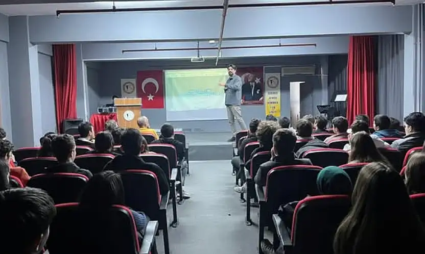 YAPAY ZEKÂ SEMİNERİ ÖĞRENCİLERİ BİLGİLENDİRDİ